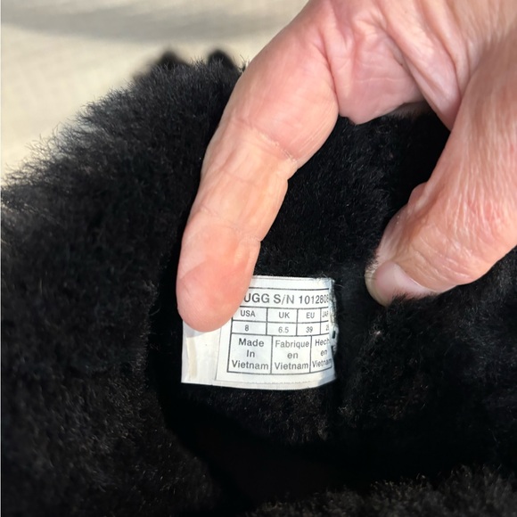 Ugg Australia WOMEN'S Ankle Boot Black Naveah BOW Suede 1012808 Sz 8 - Picture 16 of 16